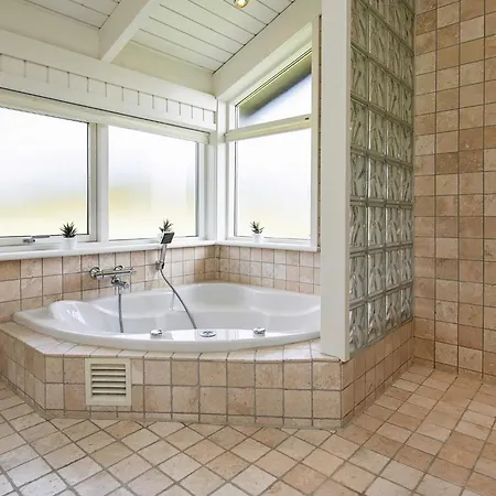 6 Person In Hirtshals