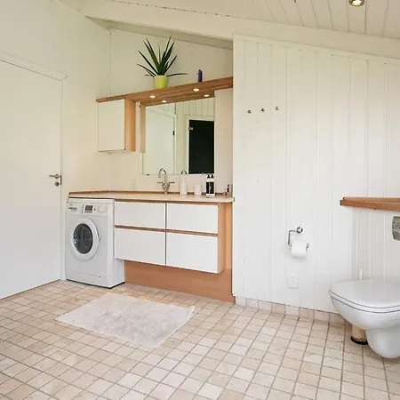 6 Person In Hirtshals